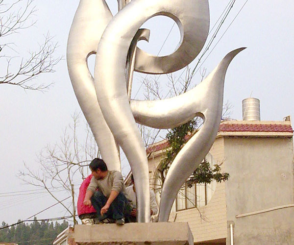 ���`�Ų��P䓵��ܰ��b���c(di��n)������������h����(zh��n)���߶�5�����깤�r(sh��)�g��2010��8��18�գ���